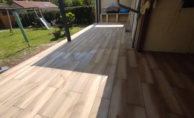 Pose d'une terrasse sur plot , Ambérieu-en-Bugey, ACR Carrelage